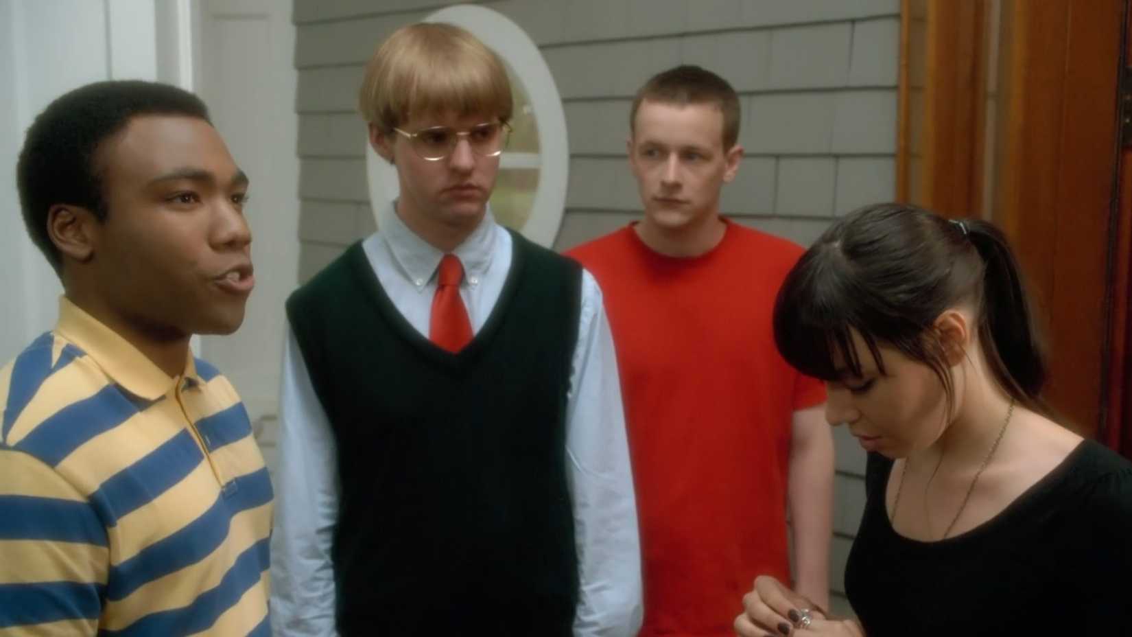 Jason (Donald Glover) and his Mystery Team buddies talk to Kelly (Aubrey Plaza), whose parents' murder they're attempting to solve in Mystery Team (2009)